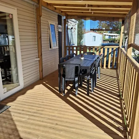 La 4 Etoiles A Emplacement E05 3ch 1sdb 8 Personnes *