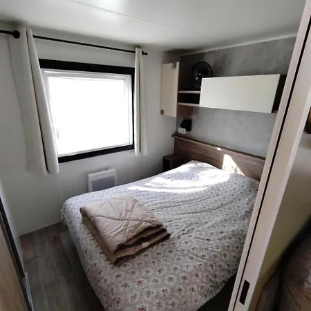 La 4 Etoiles A Emplacement E05 3ch 1sdb 8 Personnes *