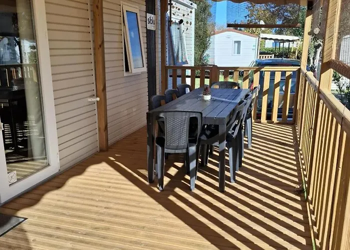 La 4 Etoiles A Emplacement E05 3ch 1sdb 8 Personnes *