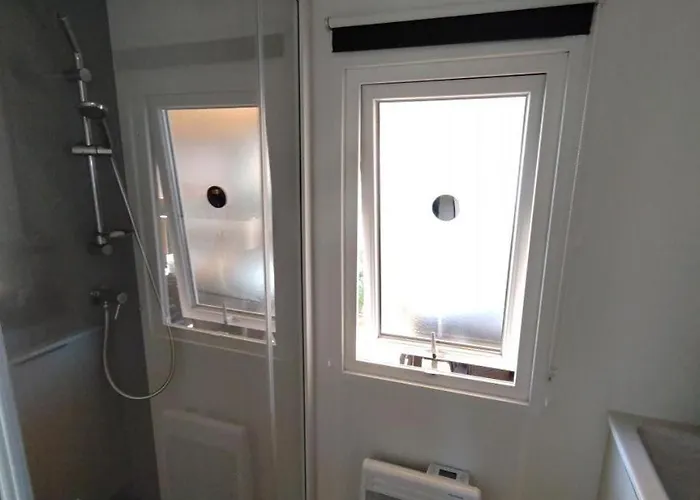 La 4 Etoiles A Emplacement E05 3ch 1sdb 8 Personnes * Mimizan-Plage