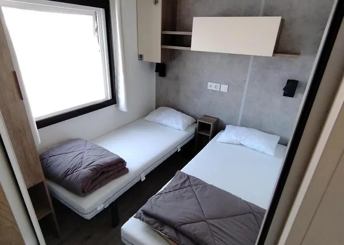 Daire La 4 Etoiles A Emplacement E05 3ch 1sdb 8 Personnes Mimizan-Plage