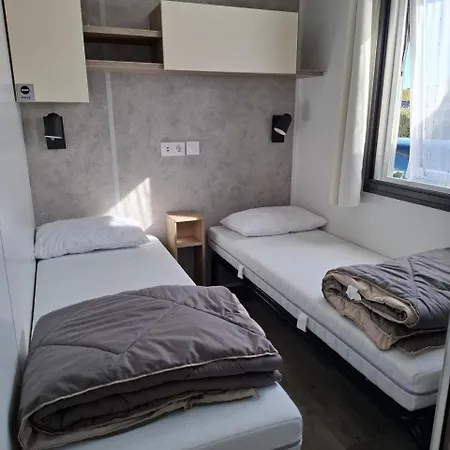 Apartment La 4 Etoiles A Emplacement E05 3ch 1sdb 8 Personnes