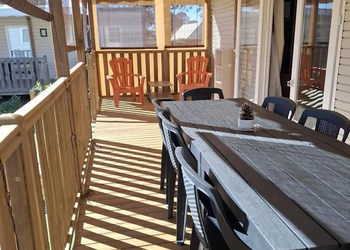 La 4 étoiles à Emplacement E05 3ch 1sdb 8 Personnes